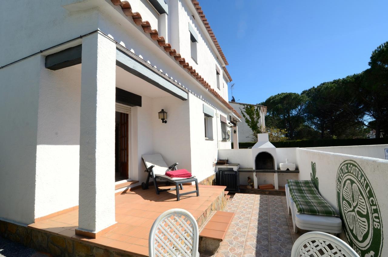 Villa Avinguda Montgo à L' Escala Extérieur photo