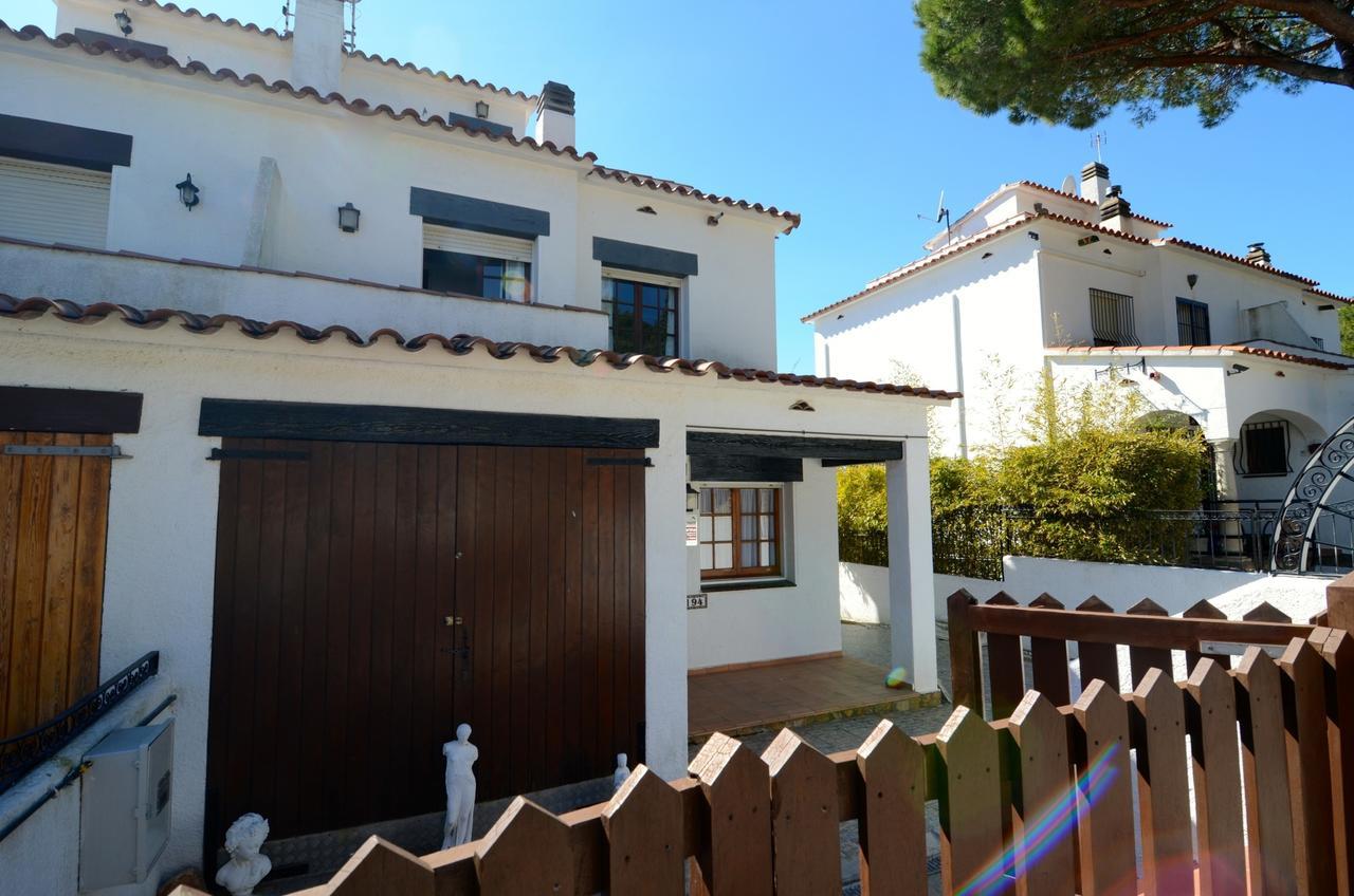 Villa Avinguda Montgo à L' Escala Extérieur photo