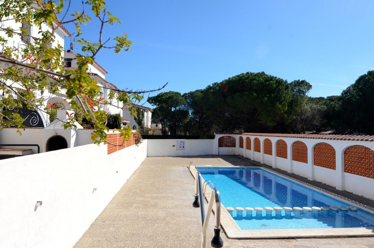 Villa Avinguda Montgo à L' Escala Extérieur photo